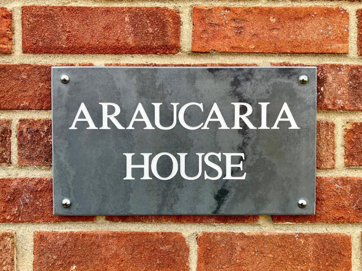 Araucaria House Villa Whitby Eksteriør billede